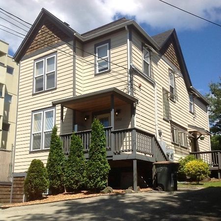 Cozy 2 Bdr Apt At Heart Of Capitol Hill - Apt A Seattle Exterior photo